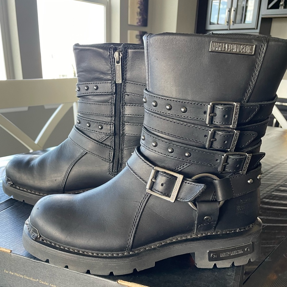 Harley Davison, Womens size 9, steel toe motorcycle boots. Worn once. Like new.